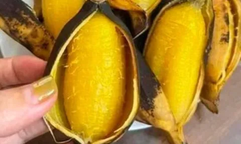 Việt Nam có loại chuối "lạ", phải luộc chín mới ăn được, cứ ra chợ là thấy