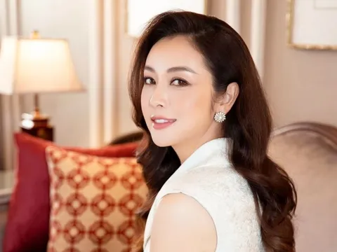 Hoa hậu 4 con: Cuộc sống viên mãn, sang chảnh, U40 vẫn khiến chồng 2 say đắm