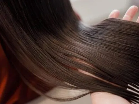 7 bí quyết đơn giản tại nhà cho mái tóc suôn mượt, óng ả