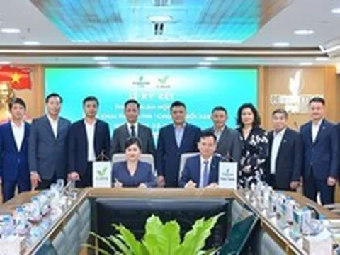 Công ty của tỷ phú Phạm Nhật Vượng bắt tay PVOIL lắp đặt 3.000 tủ đổi pin xe máy điện tại cây xăng đến hết tháng 6