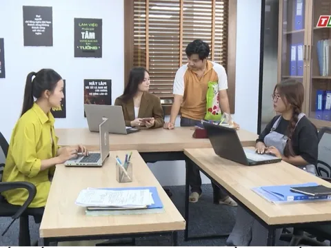Ngủ gục do “OT” đến 3h sáng, nhân viên bị đuổi việc - Sếp phũ phàng hay nhân viên không kỷ luật?