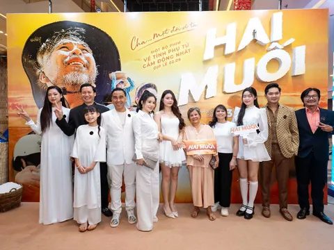 Làng muối nghĩa tình xuất hiện tại thảm đỏ Premiere Hai Muối với 5 tấn muối thật và người dân từ ấp đảo Thiềng Liềng