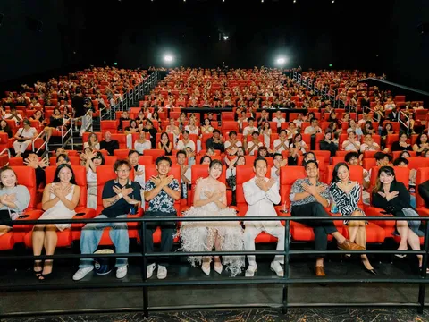 Lý Hải - Minh Hà khiến khán giả thổn thức khi mang “Lật mặt 8” đến Mỹ