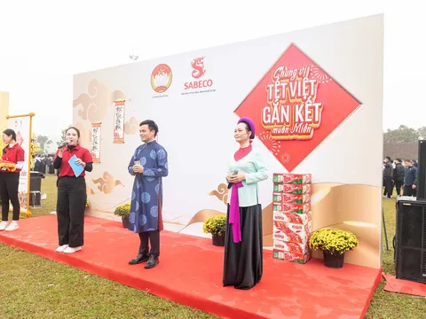 Người dân Nghệ An trải nghiệm văn hoá Tết tại sự kiện “Chung Vị Tết Việt, Gắn Kết Muôn Miền