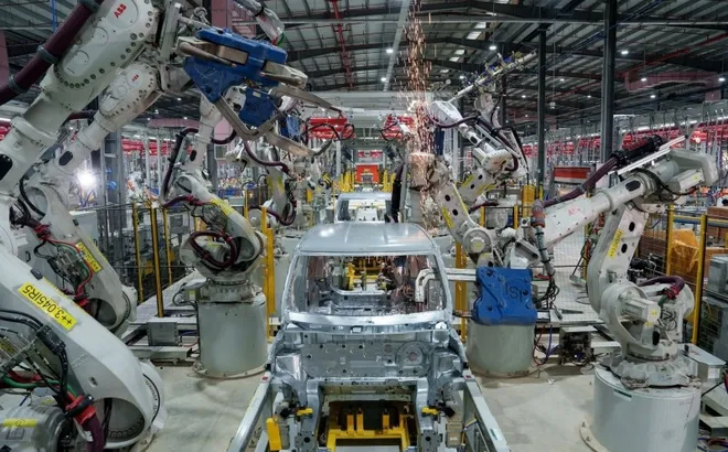 VinFast tuyển dụng 2.000 nhân sự tại quê hương của tỷ phú Phạm Nhật Vượng, thu nhập với vị trí công nhân tới 18 triệu đồng/tháng