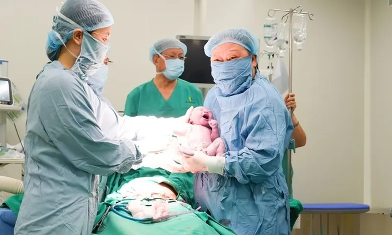 "Em bé US-HIFU" đầu tiên tại Việt Nam chào đời